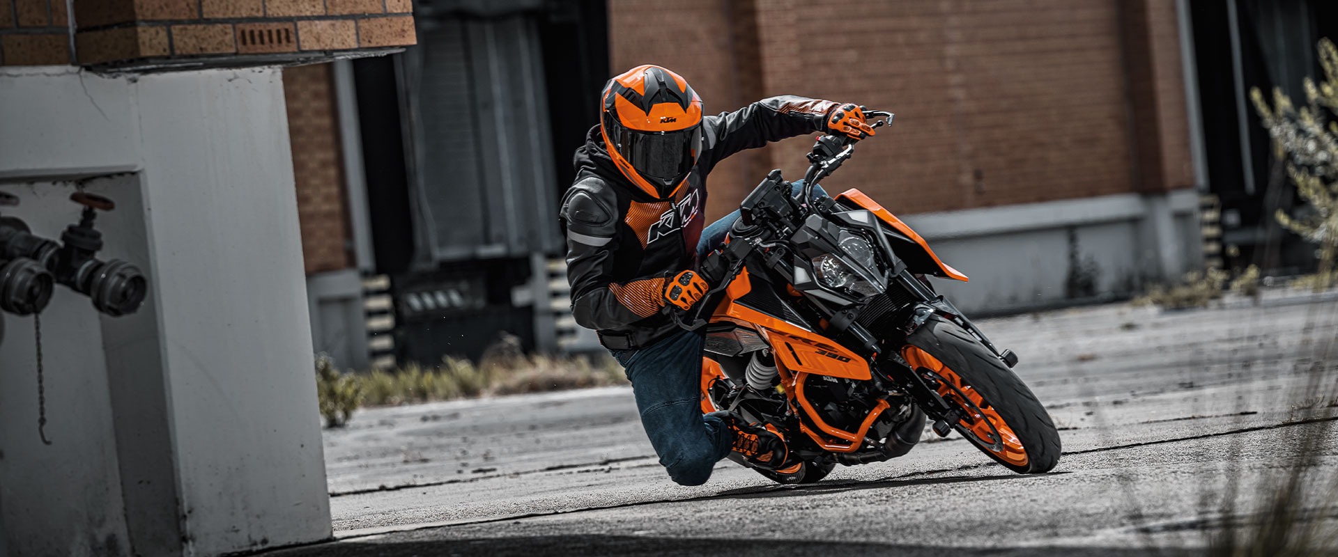 390 ДЮК / DUKE