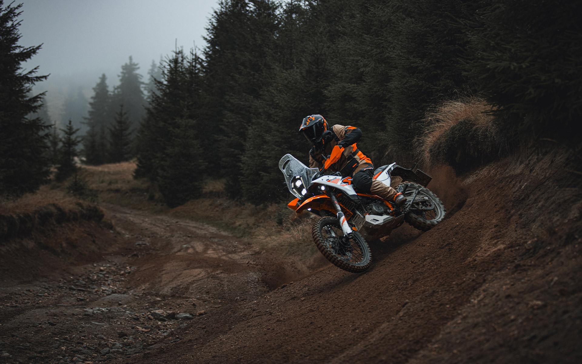 390 ЭДВЕРЧЕР Р / ADVENTURE R